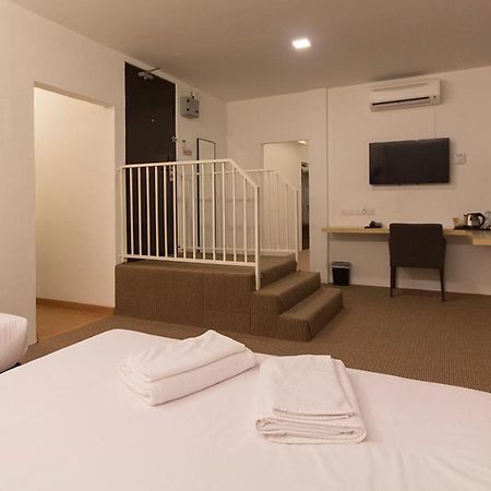 Hotel Raub Since 1968 Rum bild